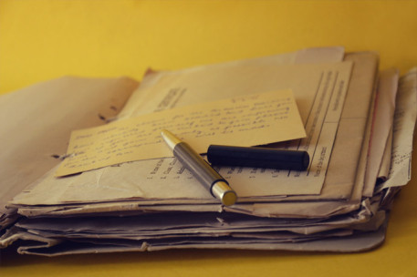 原來做網站的公司倒閉了，怎么辦？ old_files_pen_free_photo-457x304